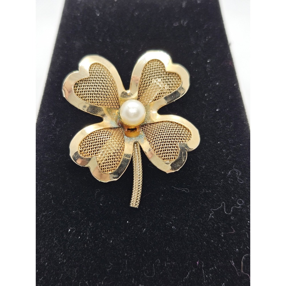 Vintage CORO Brooch Pin‎ 4 Leaf Clover Shamrock Mesh Faux Pearl Designer Jewelry